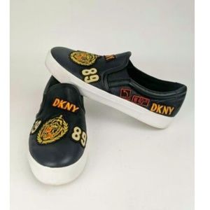 DKNY BRAYLEE NEW YORK VARSITY PRINT PATCH SLIP ON